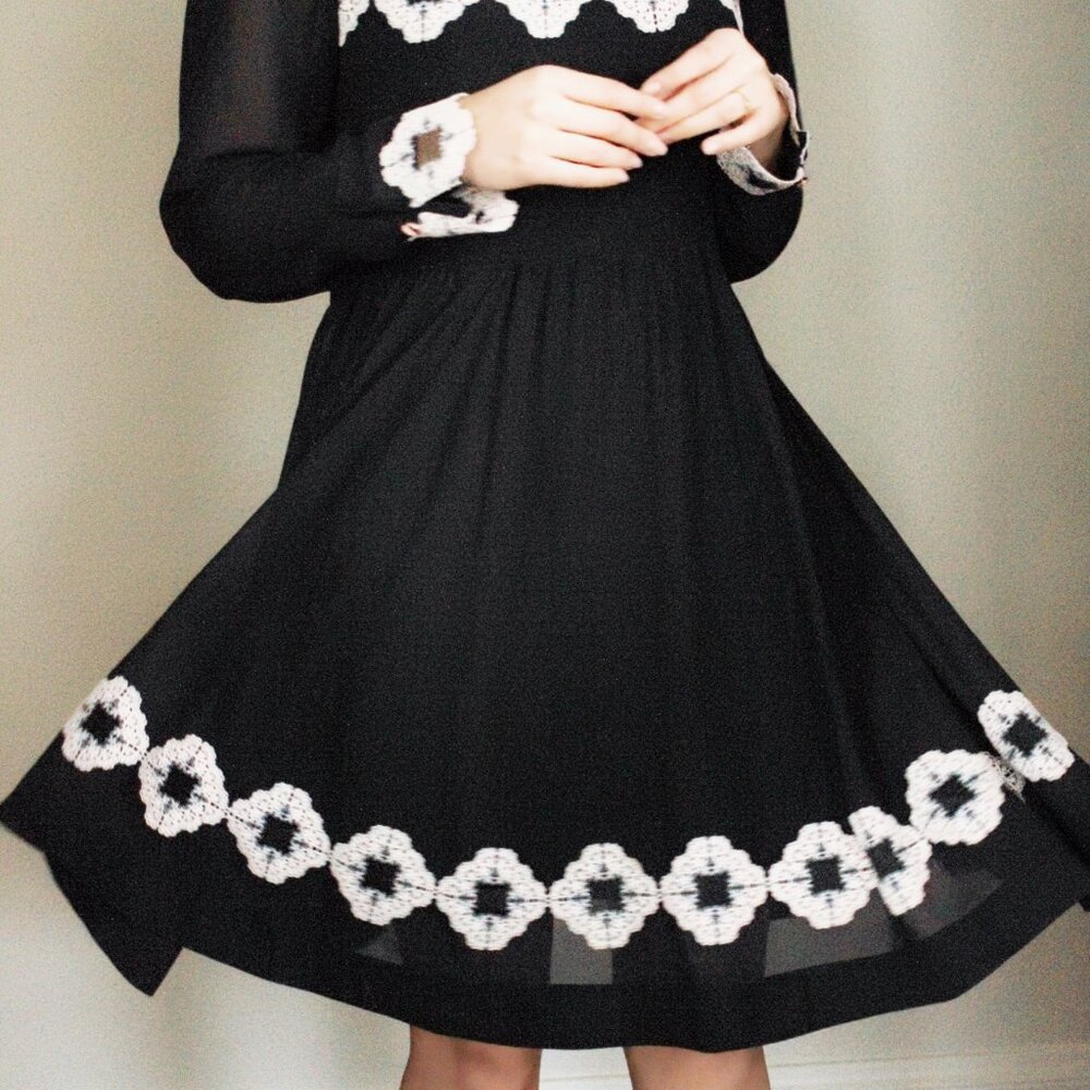 Ted Baker London black Avianah Lace Applique mini dress Sz 4